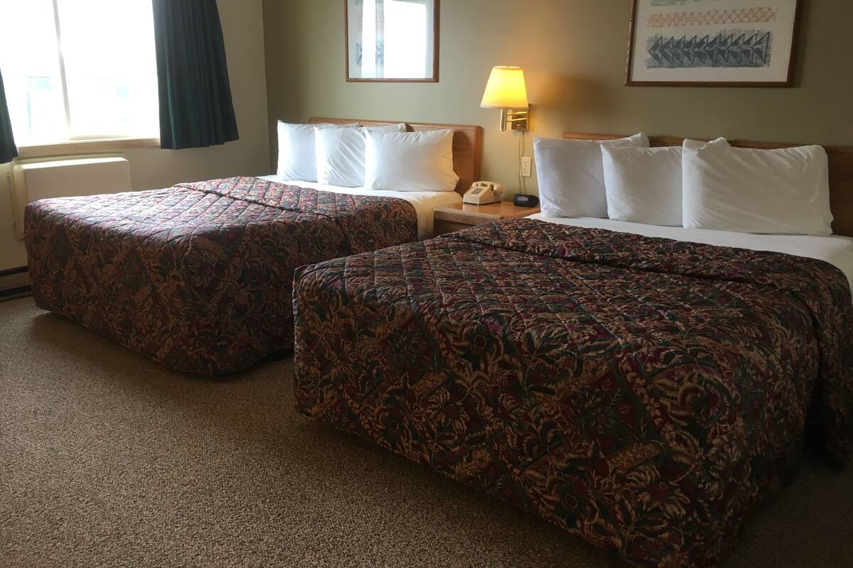Free WiFi, bed sheets