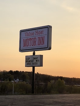 Value Host Motor Inn