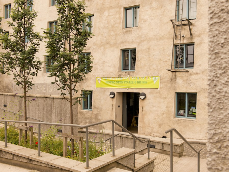 Facciata della struttura