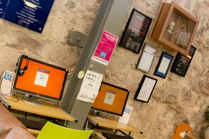 Lobby - YHA Berwick - Hostel (Berwick-upon-Tweed)