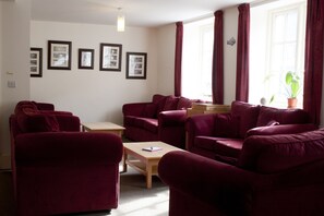 Lounge - YHA Boscastle - Hostel (Boscastle)