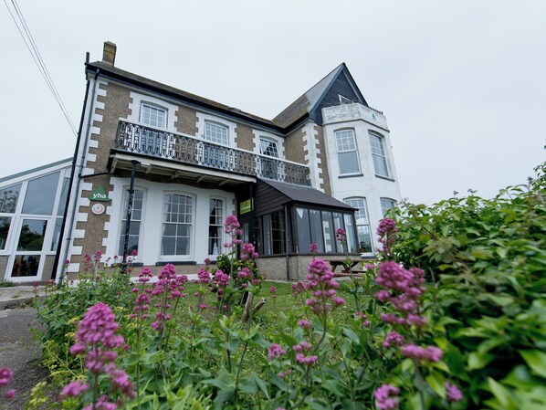 Front of property - YHA Coverack - Hostel (Helston)