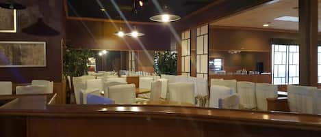 Lunch and dinner served, Japanese cuisine
