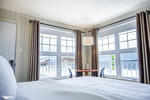 Standard Room, 1 Queen Bed, Ocean View