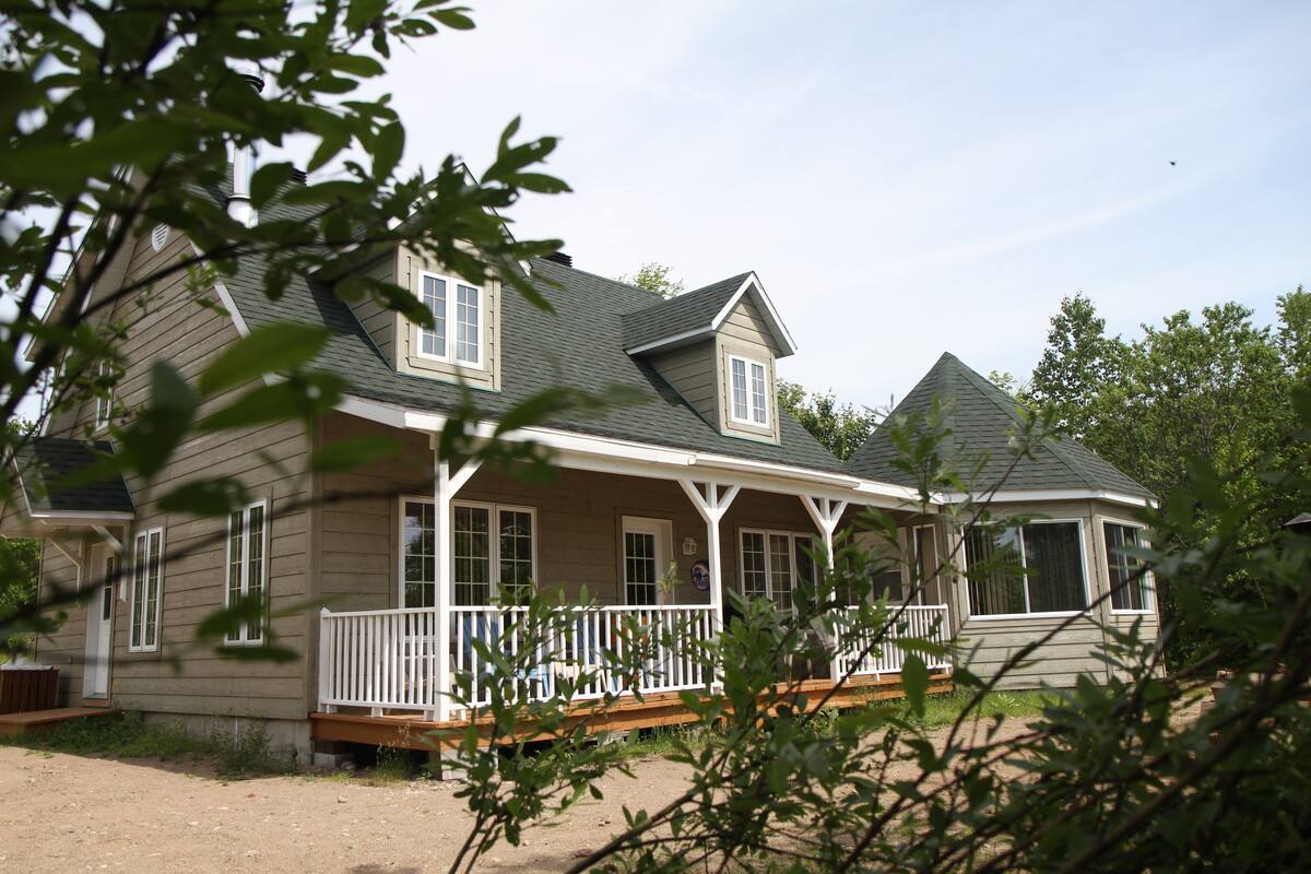 Chalet, 4 chambres | Fer et planche Ă repasser, literie fournie