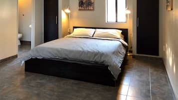 Tradisjonelt studio, 1 queensize-seng | Sengetøy av topp kvalitet, individuelt dekorert og individuelt innredet