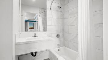 Standard Room, 1 King Bed, Non Smoking | Desk, free WiFi, bed sheets