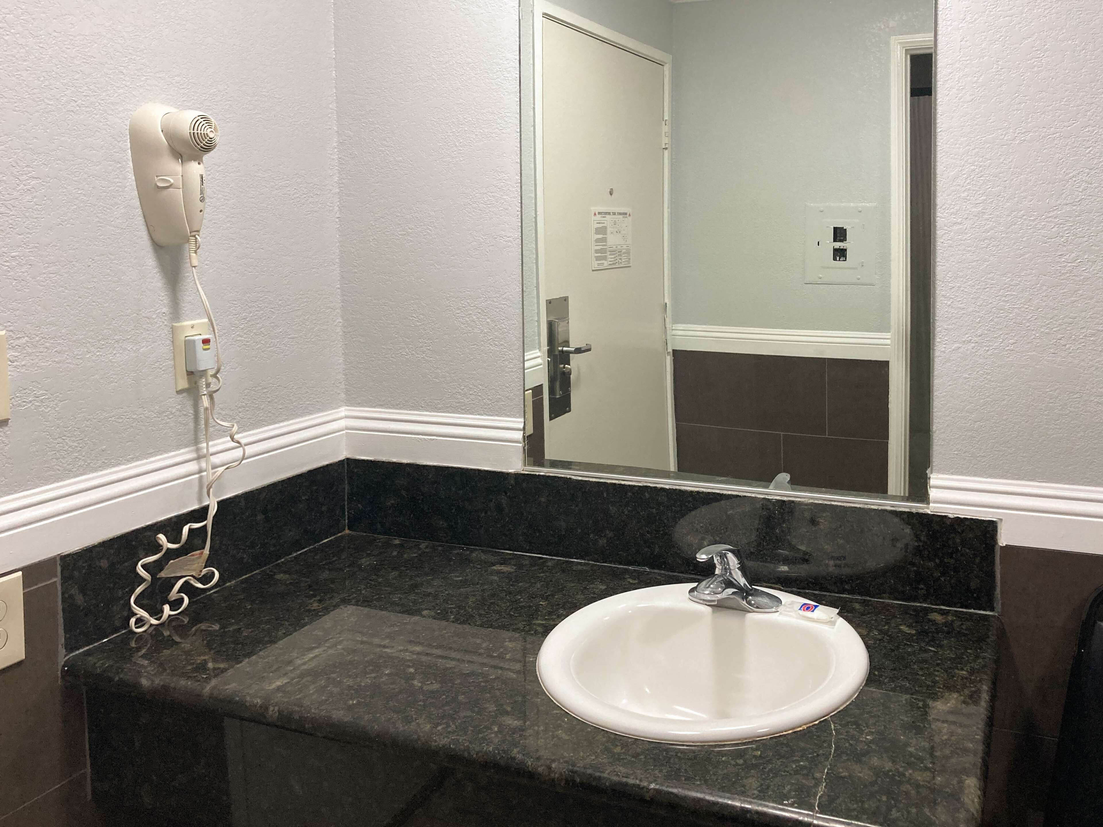 淋浴/盆浴组合、毛巾