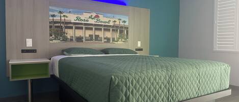 Comfort Room, 1 Queen Bed | Premium bedding, pillowtop beds, individually decorated