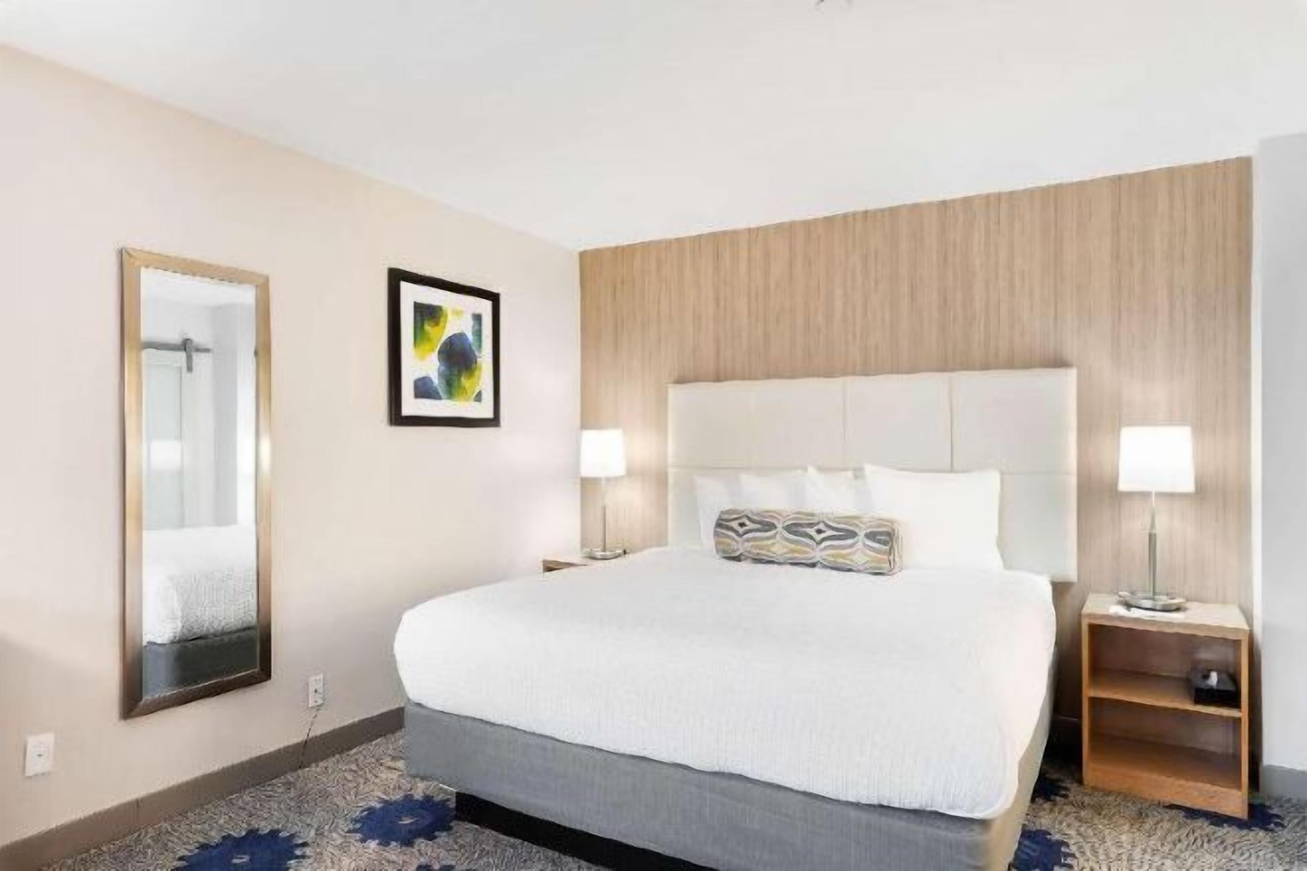 Desk, blackout drapes, iron/ironing board, free WiFi