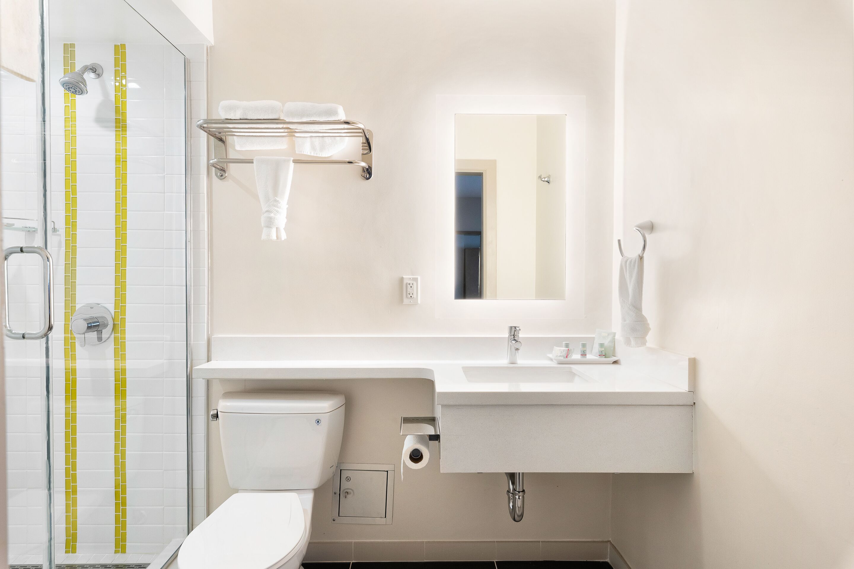 Photo - Best Western Red Coach Inn