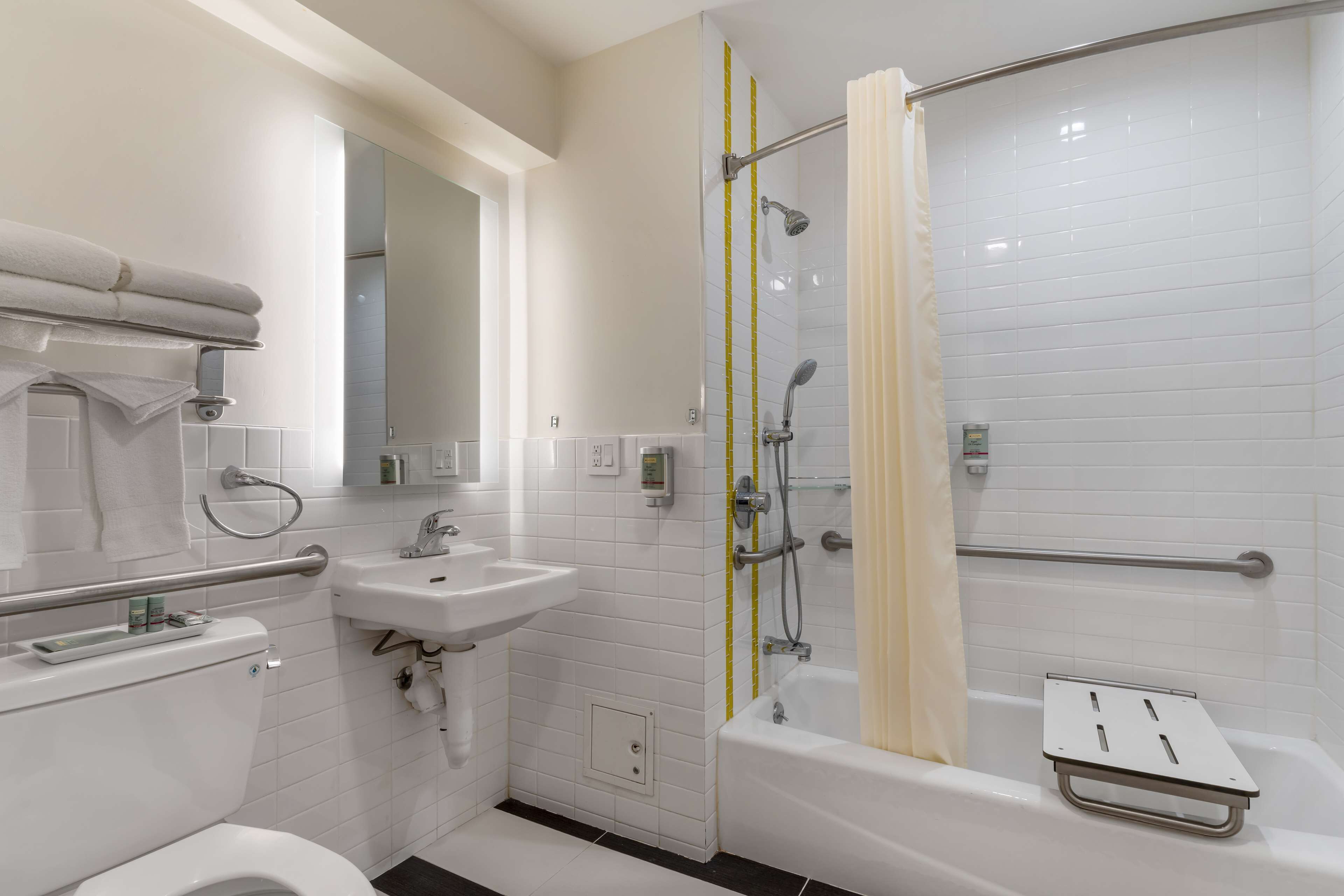 Photo - Best Western Red Coach Inn