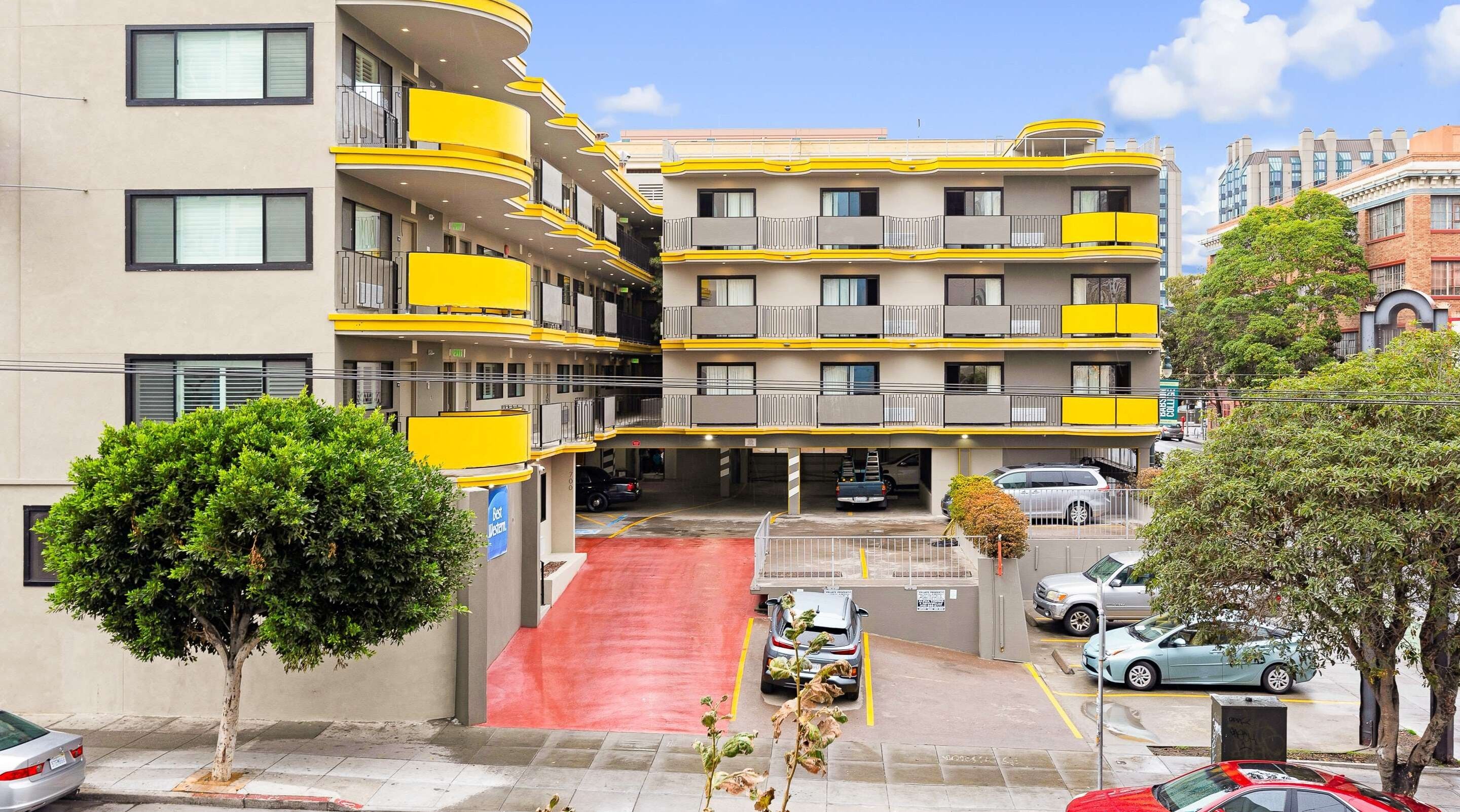 Photo - Best Western Red Coach Inn