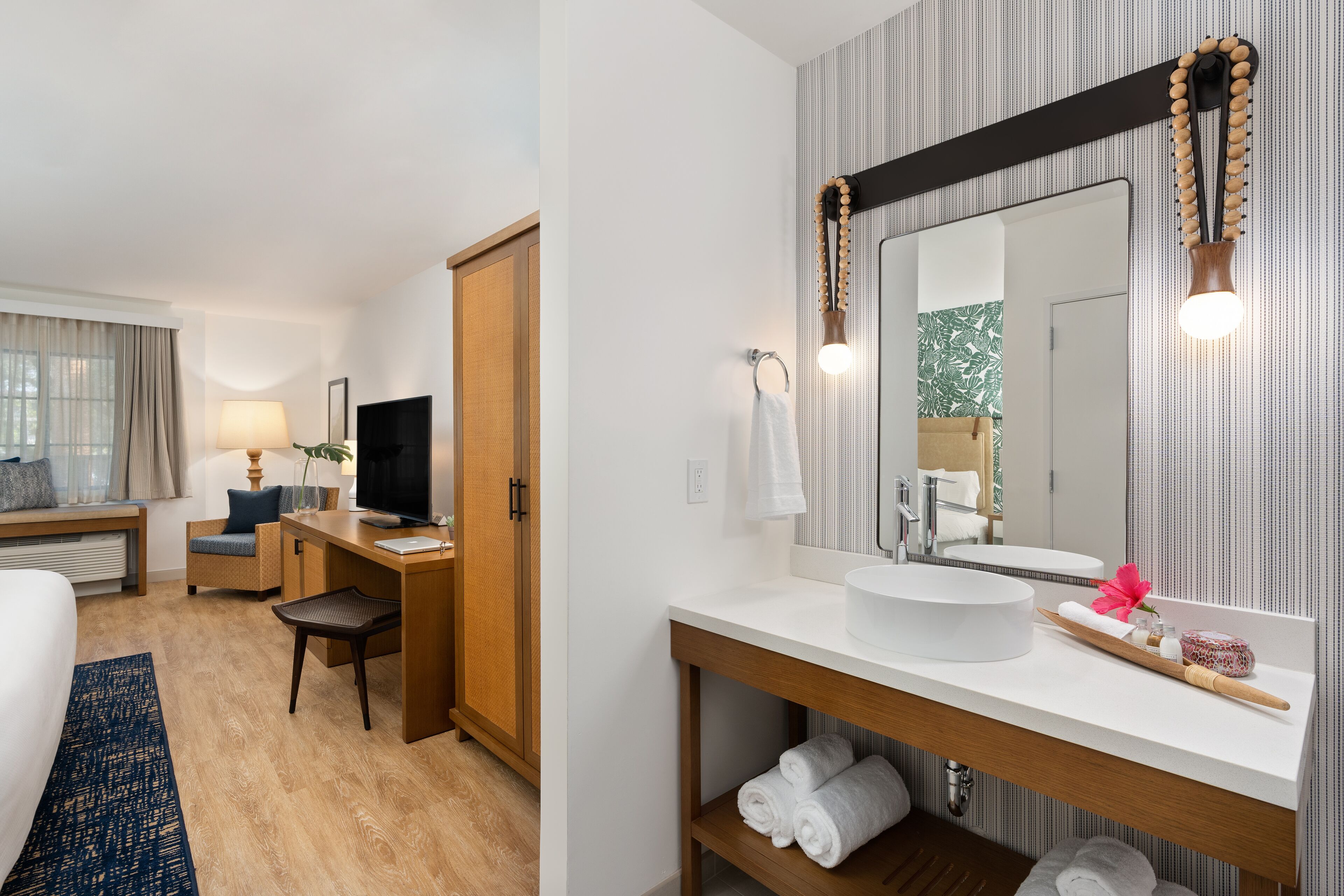 premium bedding, pillow-top beds, minibar, desk