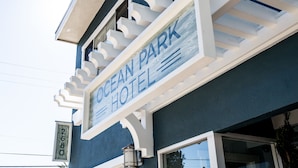 A building with a sign that reads "Ocean Park Hotel." - Ocean Park Hotel (Santa Monica)