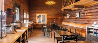 High Creek Lodge & Cabins