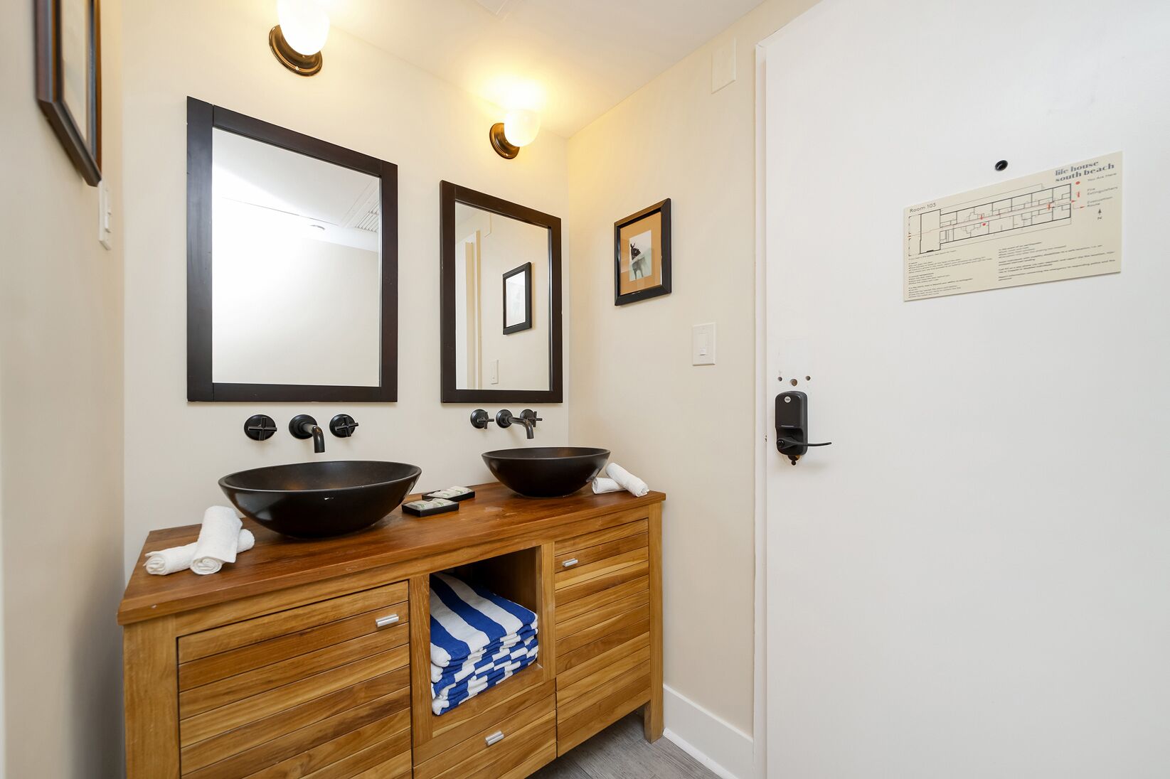 舒適雙人房, 多張床, 私人浴室 | 住宿內部