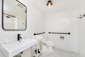 Standard Room, 1 Queen Bed, Private Bathroom (Self check-in) | Bathroom | Shower, free toiletries, hair dryer, towels - The Fifth Hotel (Miami Beach)