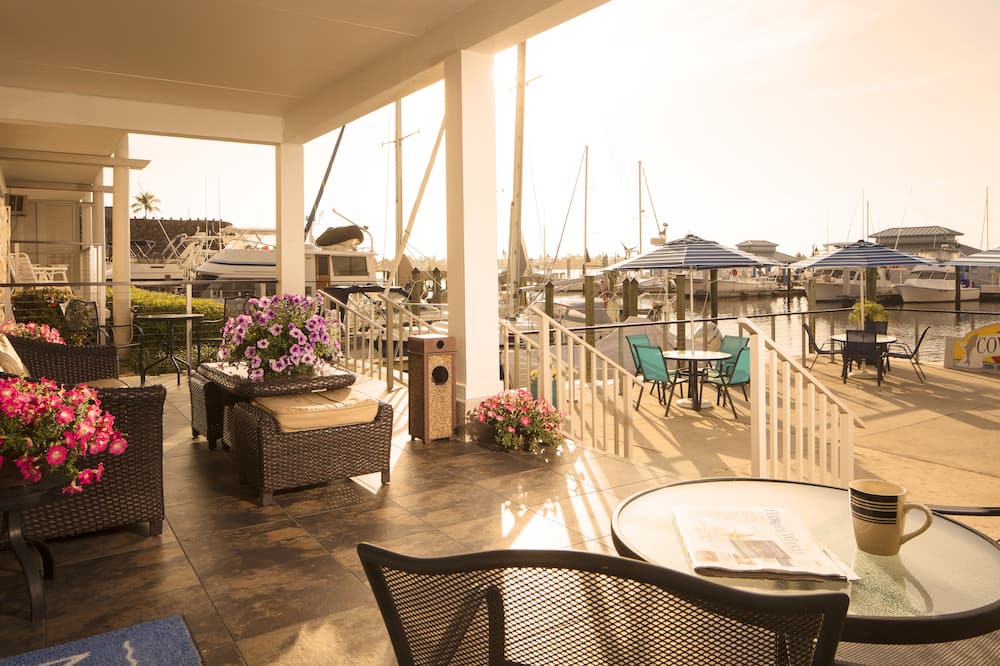 Cove Inn on Naples Bay