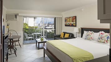 Hotel Bayside King Premium | Premium bedding, in-room safe, individually decorated