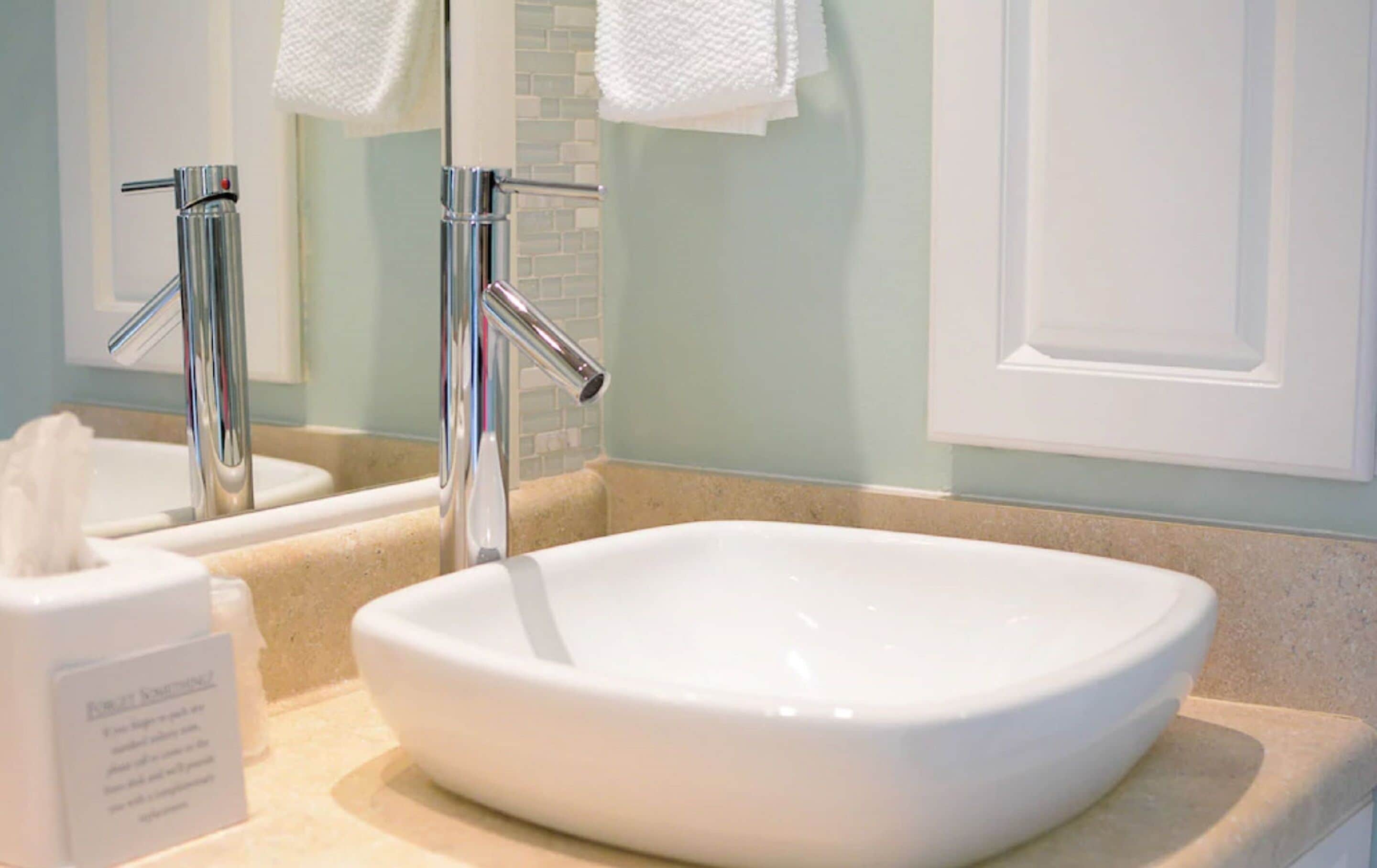 free toiletries, towels