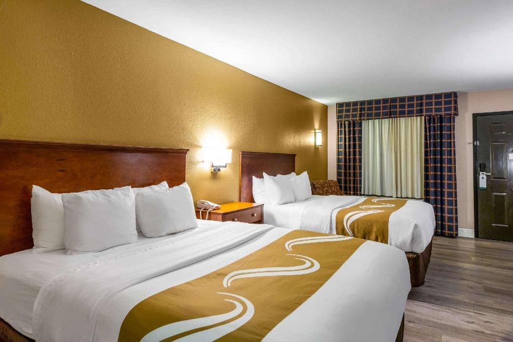 Hochwertige Bettwaren, Pillowtop-Betten, Schreibtisch