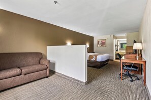 Suite, 1 King Bed, Non Smoking | Premium bedding, pillowtop beds, desk, laptop workspace - Quality Inn Quincy - Tallahassee West (Quincy)