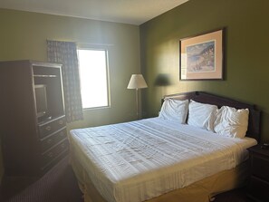 Minibar, iron/ironing board, free WiFi, bed sheets - Guest Cottage & Suites By OYO Brunswick/Golden Isles (Brunswick)
