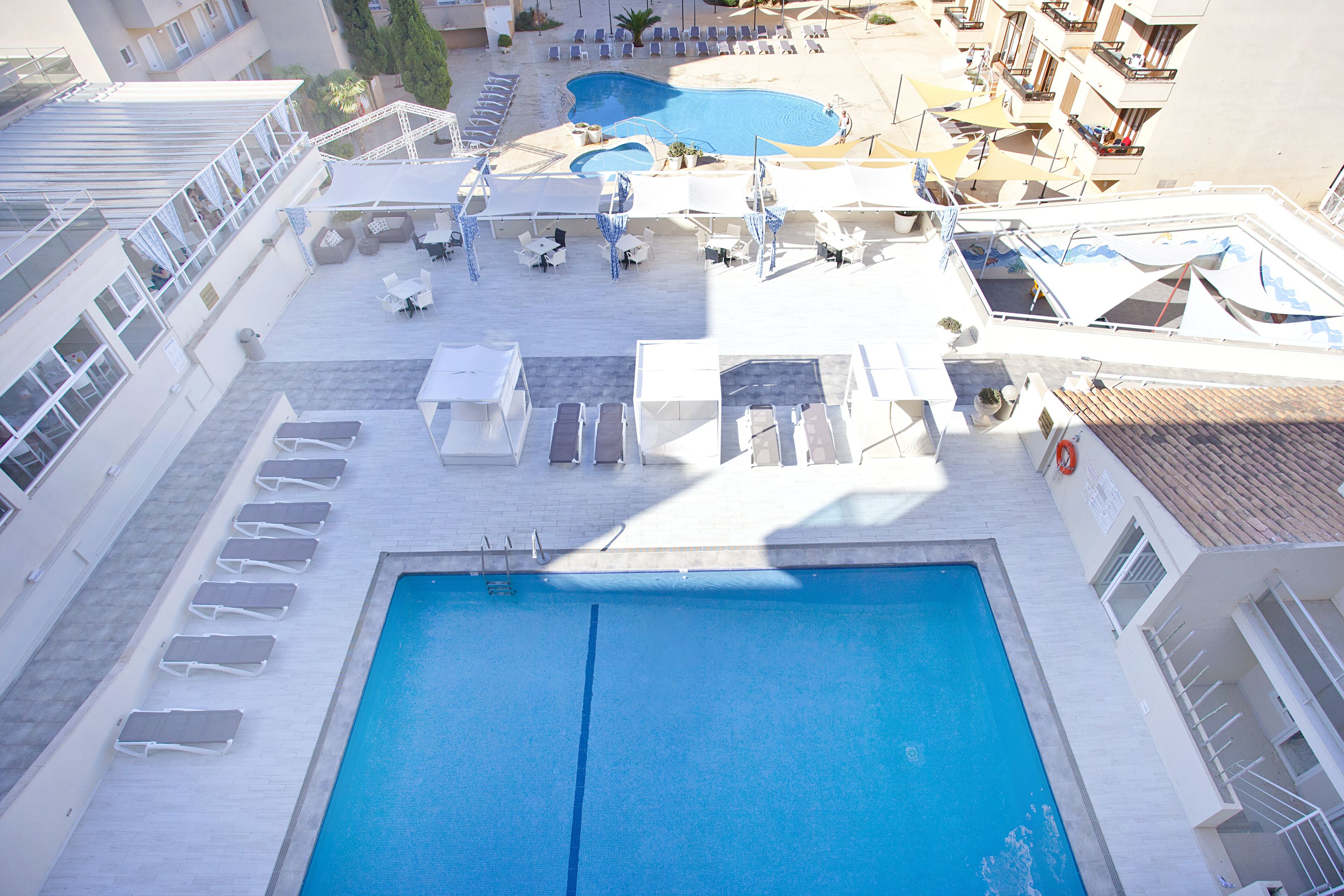 2 outdoor pools, pool umbrellas, sun loungers