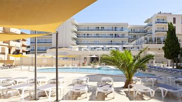 2 piscinas al aire libre, sombrillas, tumbonas