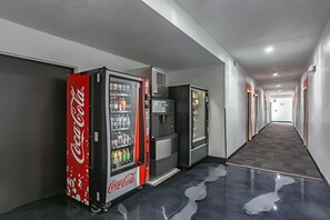 Vending machine - Motel 6 Augusta, KS (Augusta)