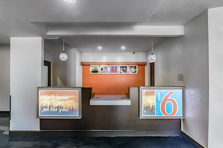 Reception. Motel 6 Augusta, KS