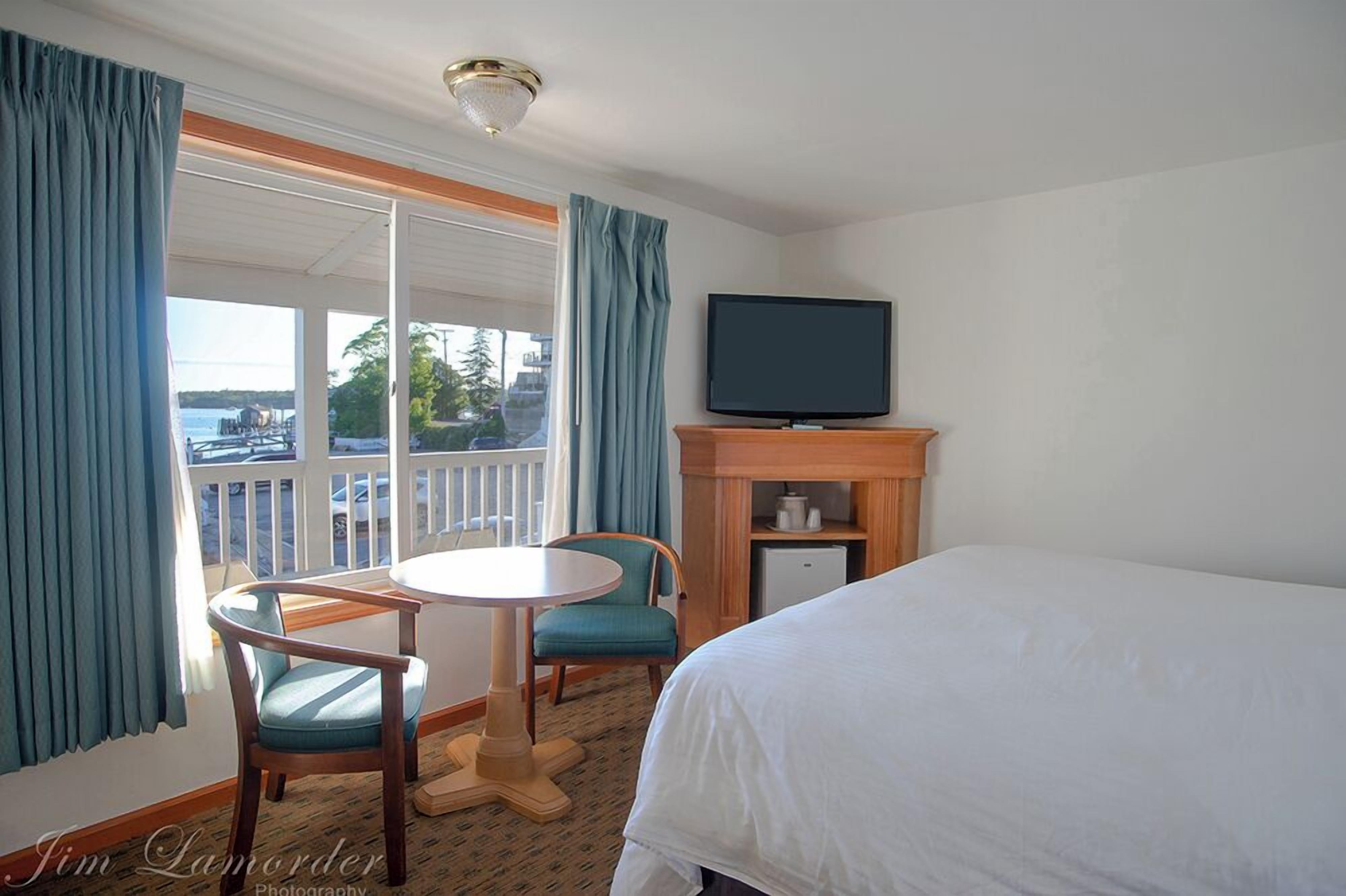 one king tug pier | 1 bedroom, tempur-pedic beds, blackout curtains, iron/ironing board