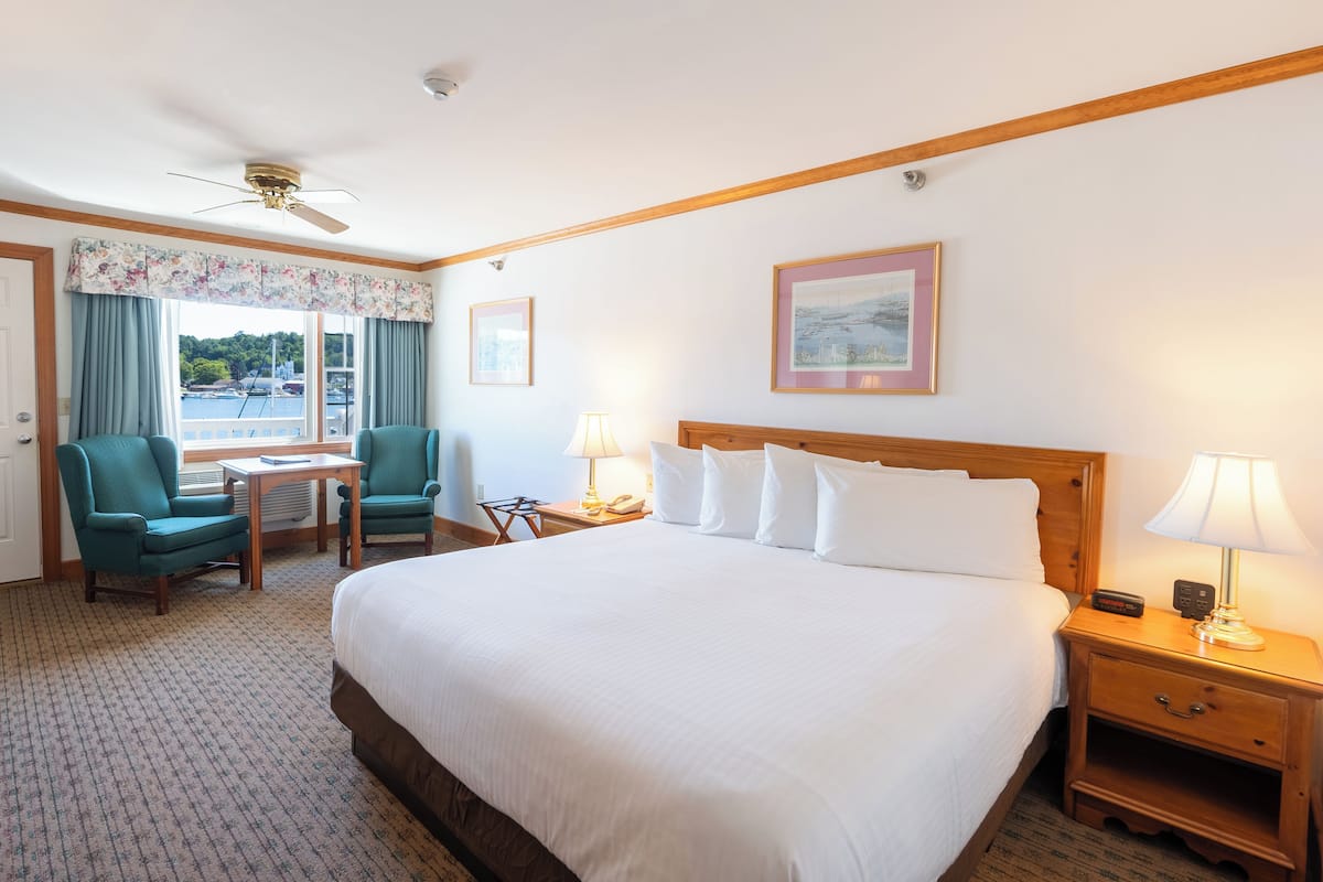 One King Main Inn Third Floor | 1 bedroom, Tempur-Pedic beds, blackout drapes, iron/ironing board