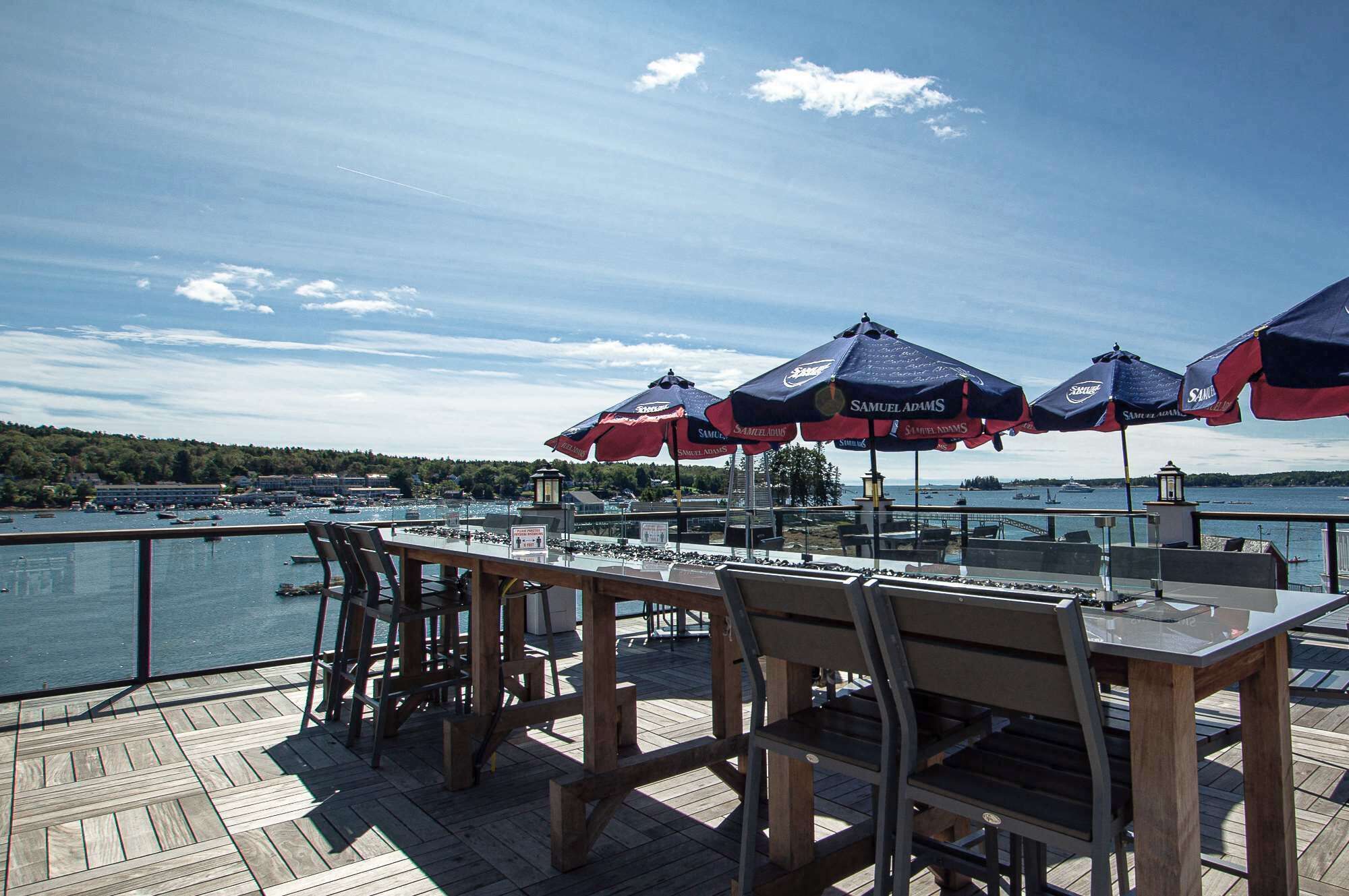 lunch, dinner served; seafood, sea views