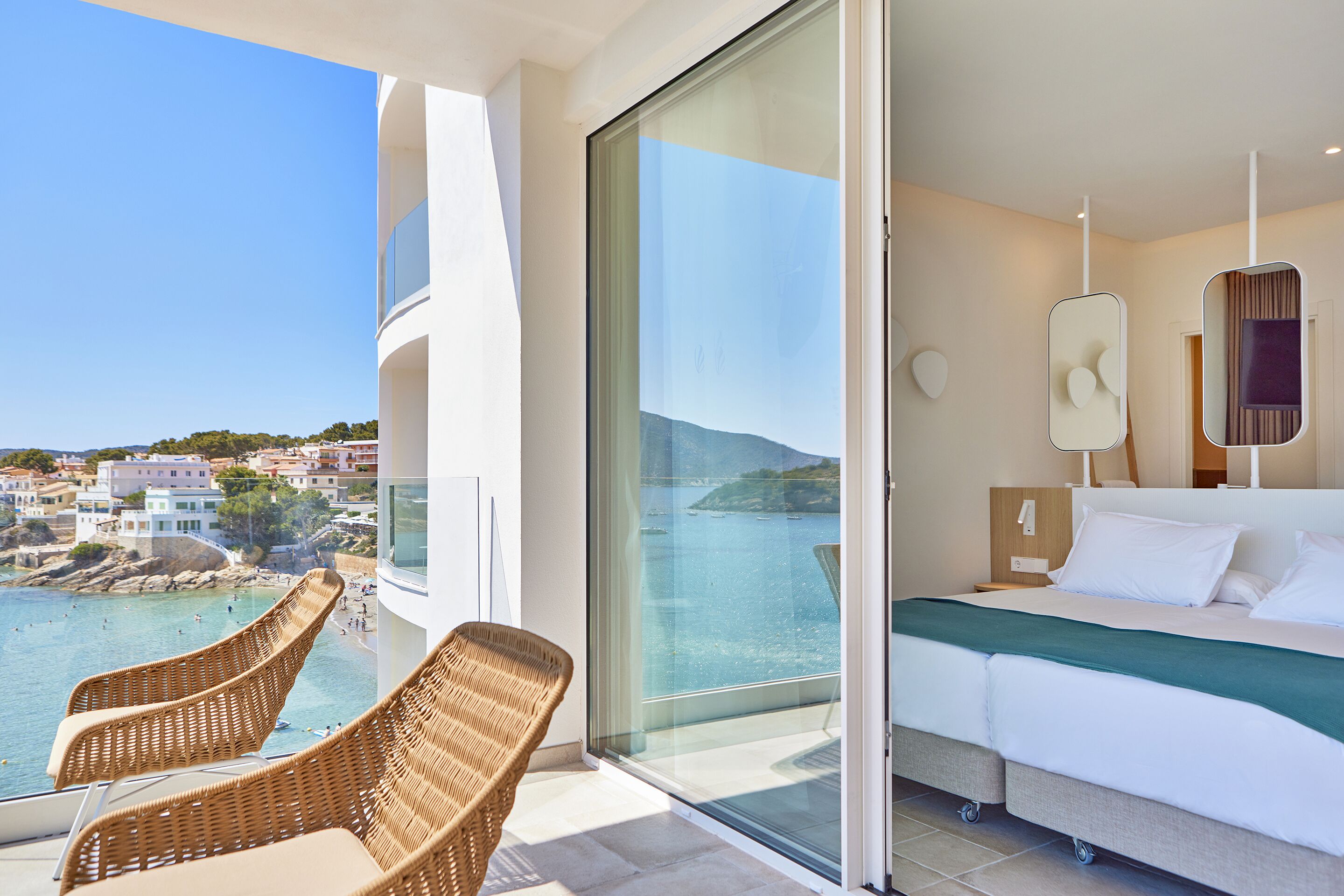 superior room, sea view | 1 bedroom, minibar, in-room safe, blackout curtains