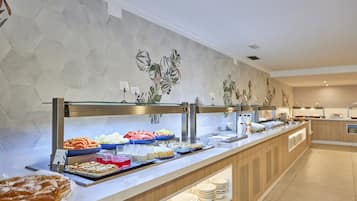 아침 식사, 점심 식사, 저녁 식사 제공, 스페인 요리, 수영장 전망