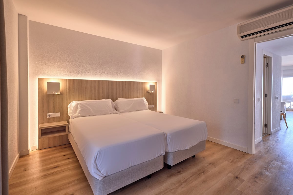 3 bedrooms, in-room safe, desk, WiFi (free)