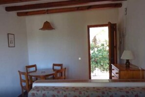 Room - Benet Los Pinares Apartments (Santa Eulalia del Rio)