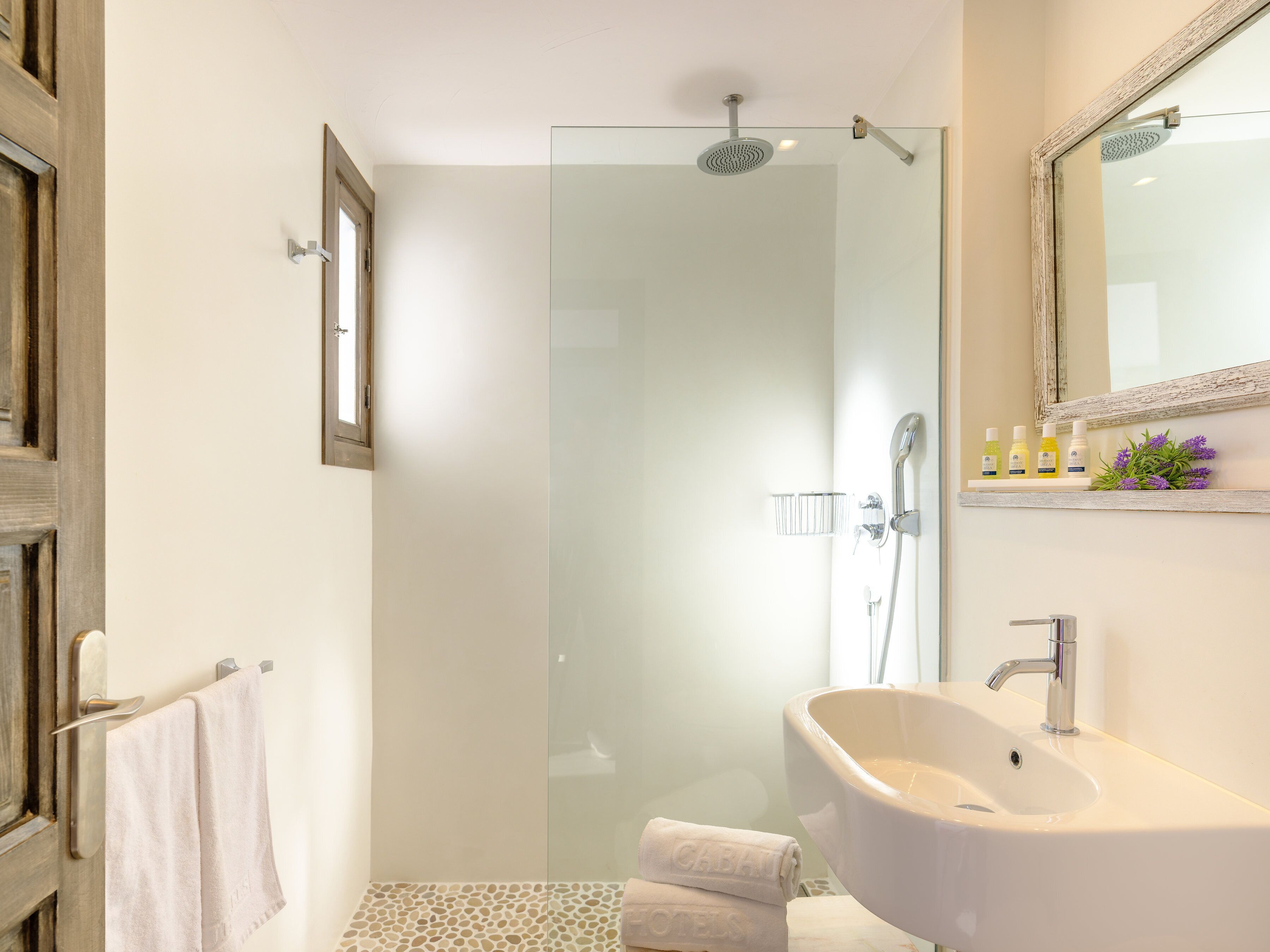 deluxe villa, 3 bedrooms, private pool | bathroom | shower, rainfall showerhead, free toiletries, hair dryer