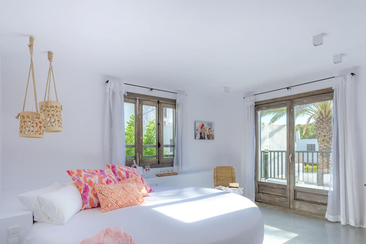 Deluxe Villa, 3 Bedrooms, Private Pool | 3 bedrooms, premium bedding, in-room safe, desk