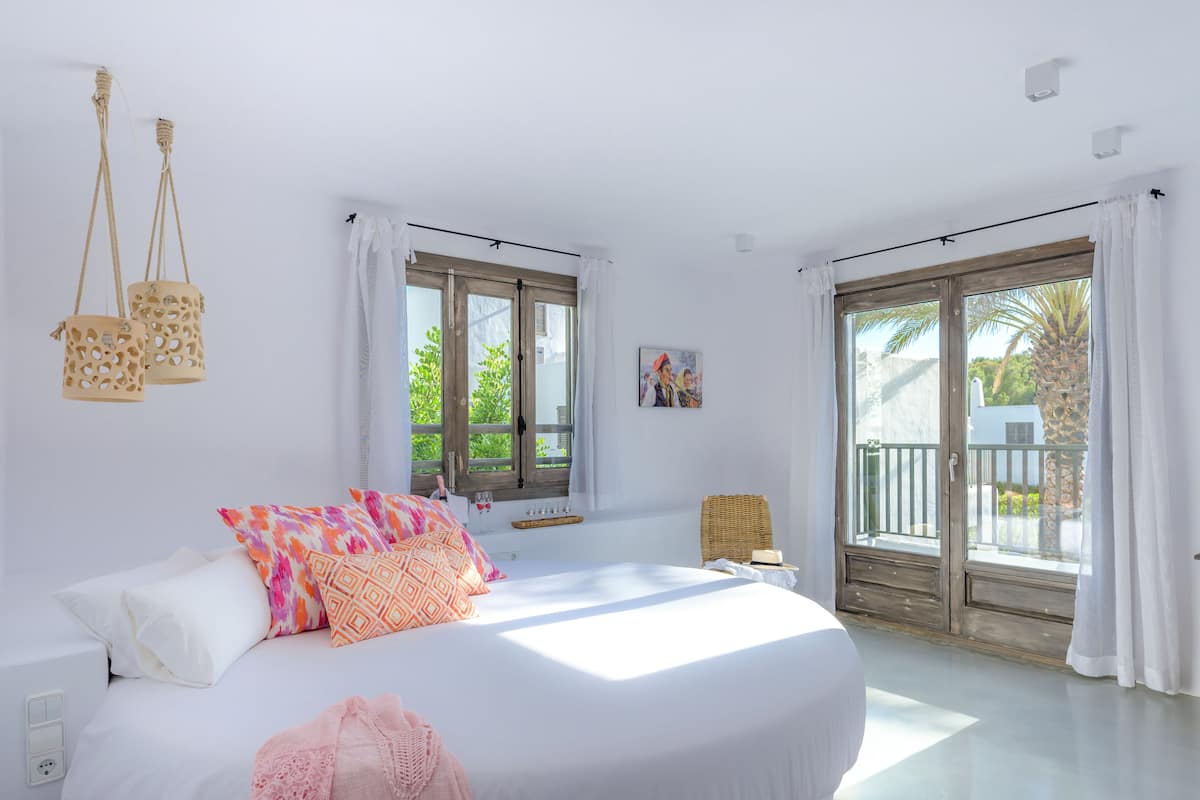 deluxe villa, 3 bedrooms, private pool | 3 bedrooms, premium bedding, in-room safe, desk