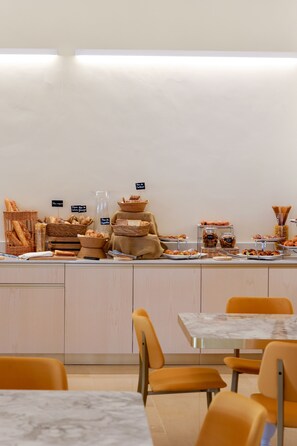 Tägliches inbegriffenes Frühstücksbuffet