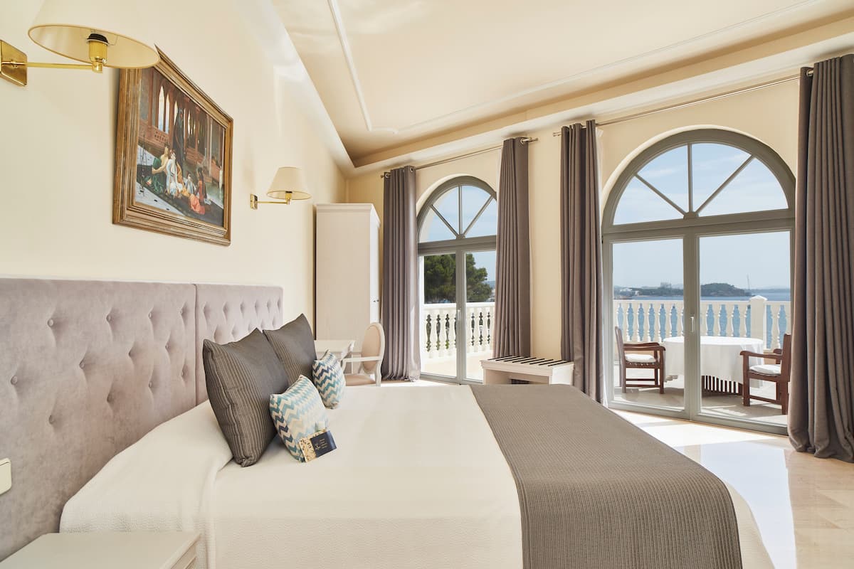 Quarto casal luxo, sacada, vista para o mar | 1 quarto, roupas de cama antialérgicas