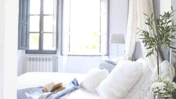 Family Suite | Premium bedding, blackout drapes, free cribs/infant beds, rollaway beds