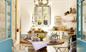 Luxury Apartment | In-room dining