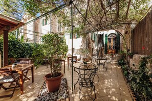 Terrace/patio - Hotel Casa Bougainvillea (Sóller)