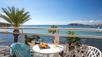 Habitación doble, balcón, vistas al mar | Balcón