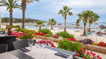 Se sirven almuerzos, cenas y cocina mediterránea