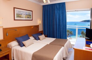 Double Room, Balcony, Sea View | Individually decorated, desk, iron/ironing board, free WiFi